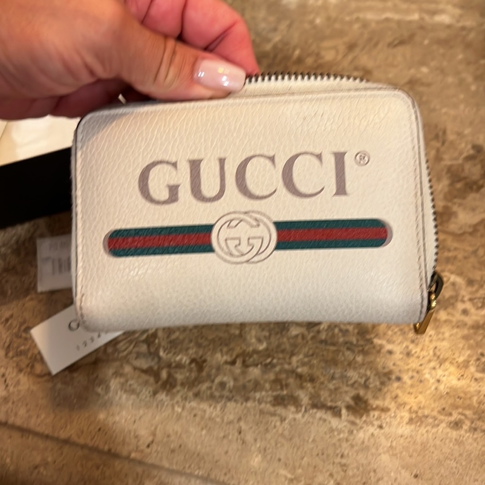 Gucci logo zip around card case leather compact wallet